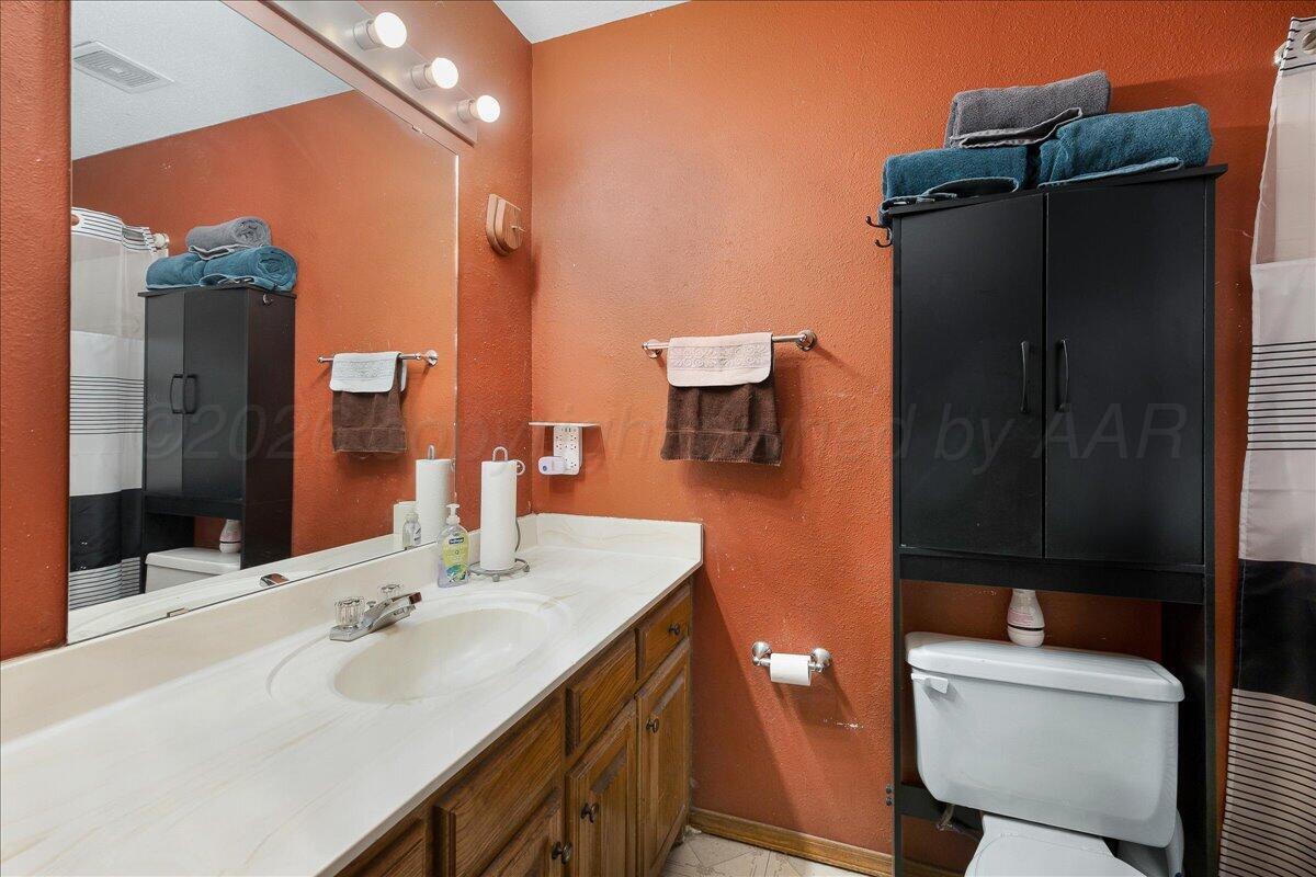 79 Valleyview Road Canyon, TX 79015 - Photo 37 of 40 15-B Bathroom