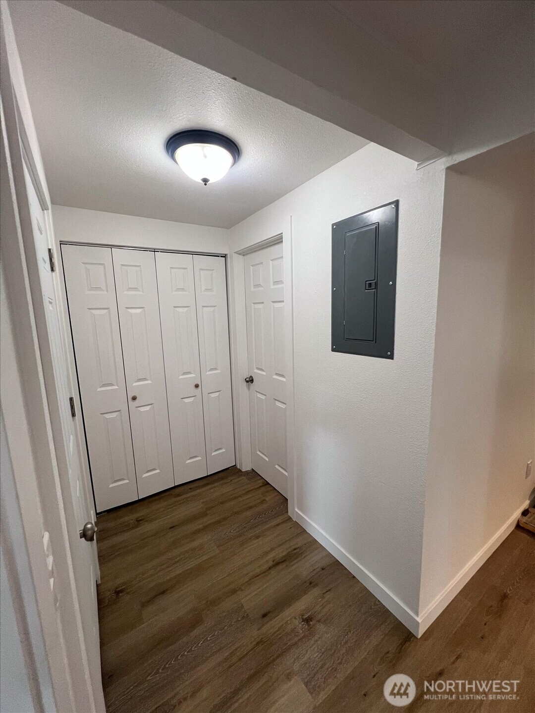 10443 17th Avenue Southwest Seattle, WA 98146 - Photo 14 of 40