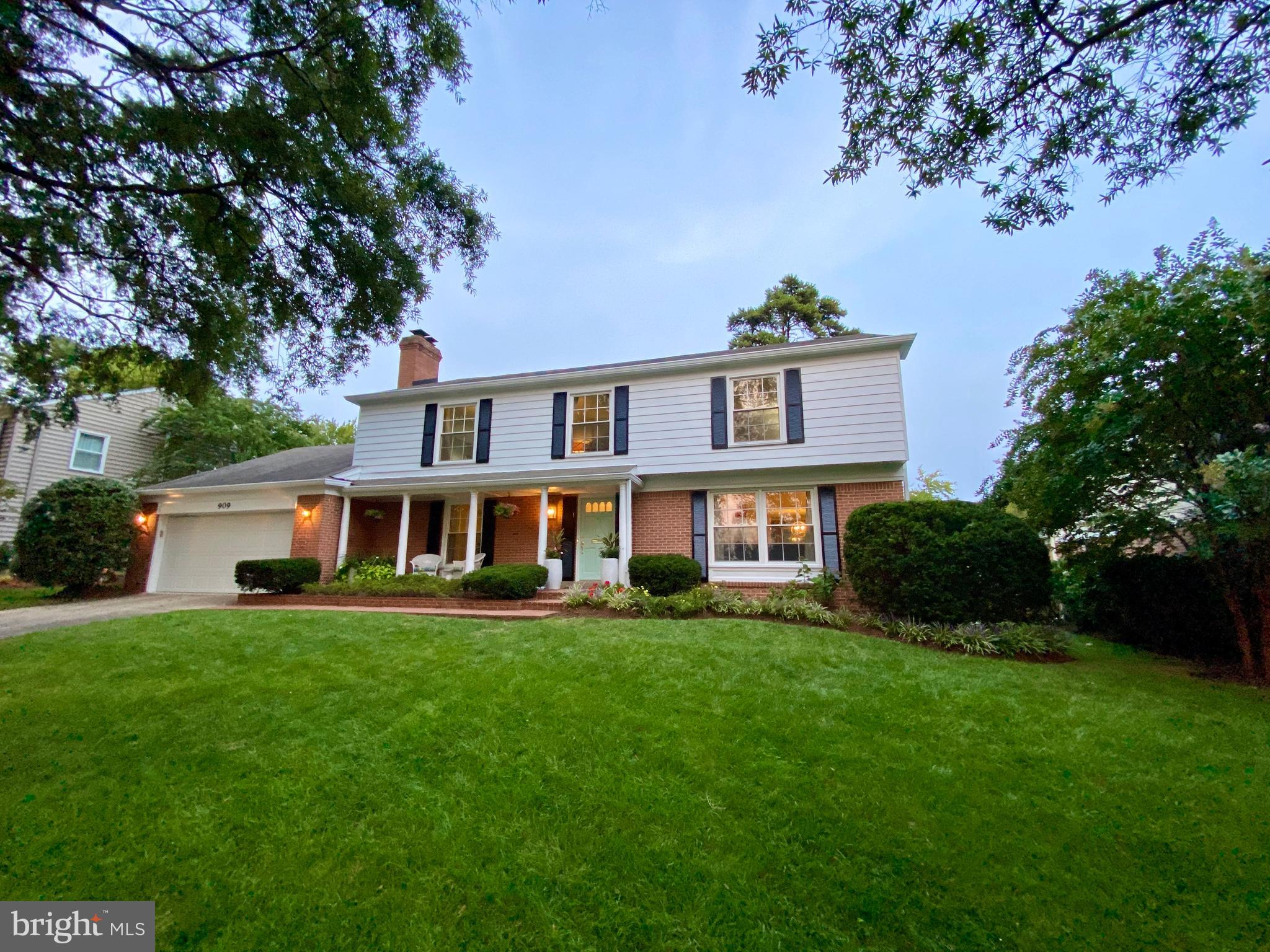 Welcome Home! 4 beds, 2.5 baths, 2 car garage!
