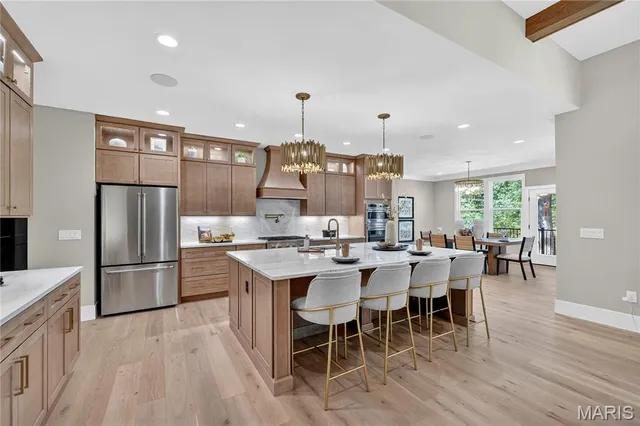 $1,827,349 | 11 North Tealbrook Drive, St. Louis, MO 63141