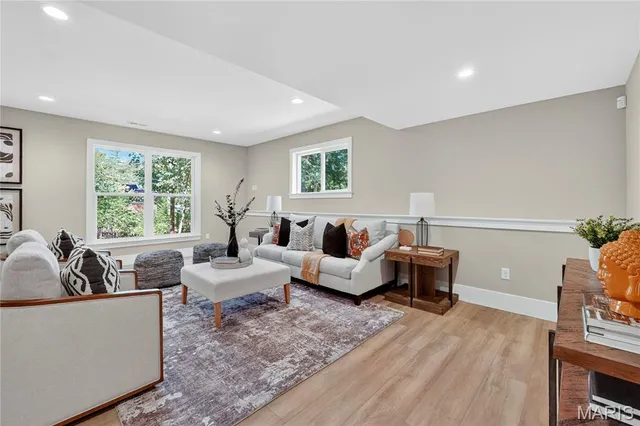 $1,827,349 | 11 North Tealbrook Drive, St. Louis, MO 63141