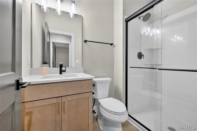 $1,827,349 | 11 North Tealbrook Drive, St. Louis, MO 63141