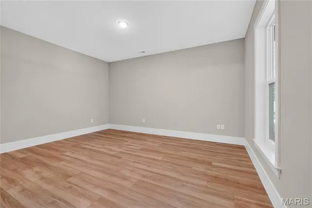 $1,827,349 | 11 North Tealbrook Drive, St. Louis, MO 63141