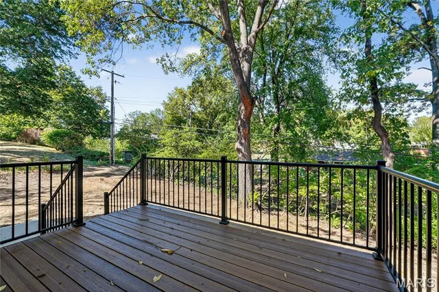 $1,827,349 | 11 North Tealbrook Drive, St. Louis, MO 63141