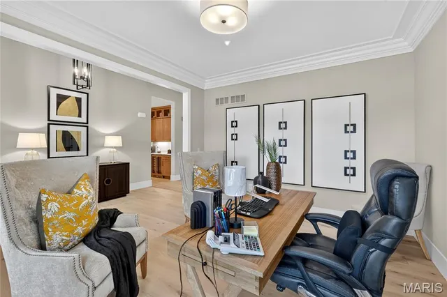 $1,827,349 | 11 North Tealbrook Drive, St. Louis, MO 63141