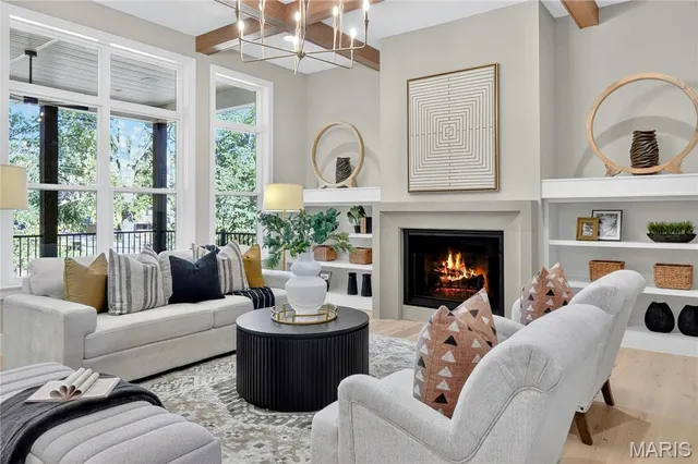 $1,827,349 | 11 North Tealbrook Drive, St. Louis, MO 63141