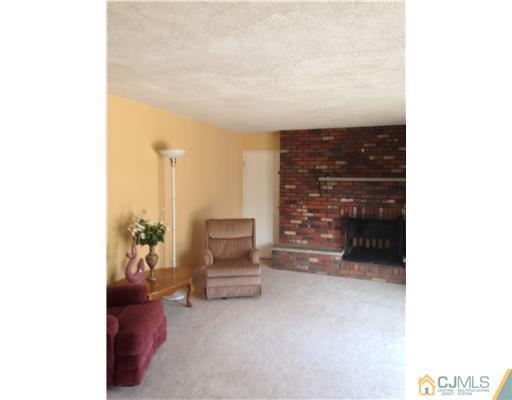 60 Eardley Road Edison, NJ 08817 - Photo 4 of 17