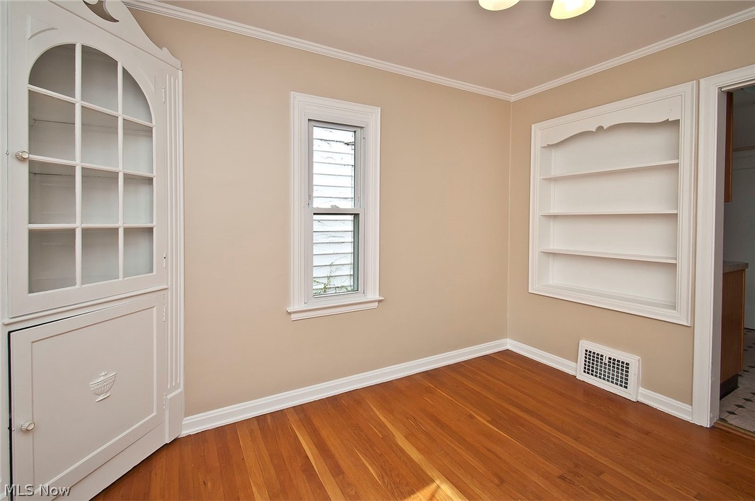 3627 Bainbridge Road Cleveland Heights, OH 44118 - Photo 5 of 21