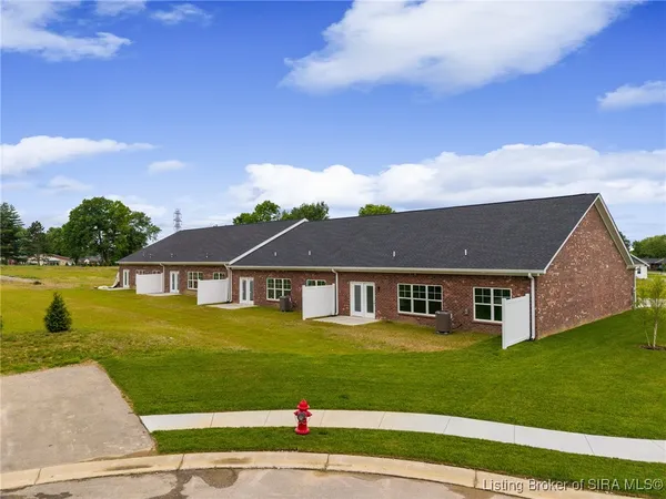 $305,900 | 3204 Asher Way, Unit 128, Jeffersonville, IN 47130