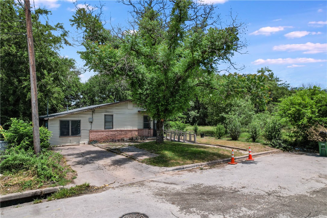 5204 Star Light Terrace Austin, TX 78721 - Photo 1 of 1