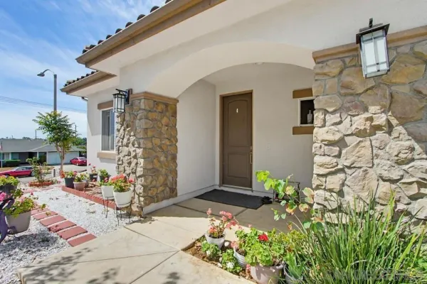 $1,169,000 | 1675 Felicita Lane, Escondido, CA 92025