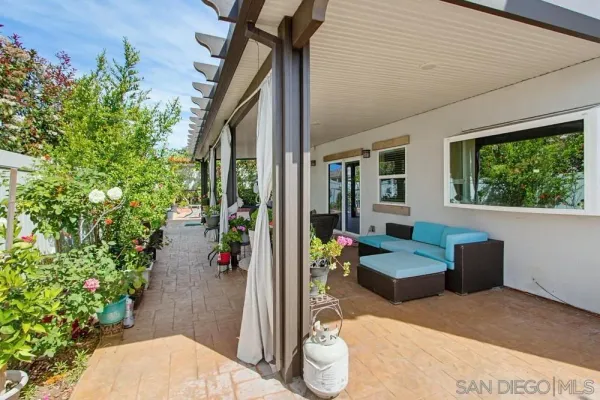 $1,169,000 | 1675 Felicita Lane, Escondido, CA 92025