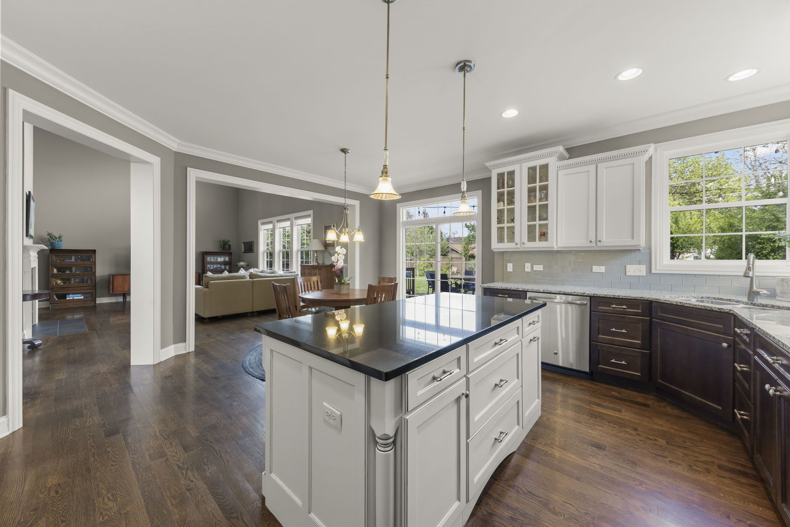 1711 Driving Park Road Wheaton, IL 60187 - Photo 9 of 41