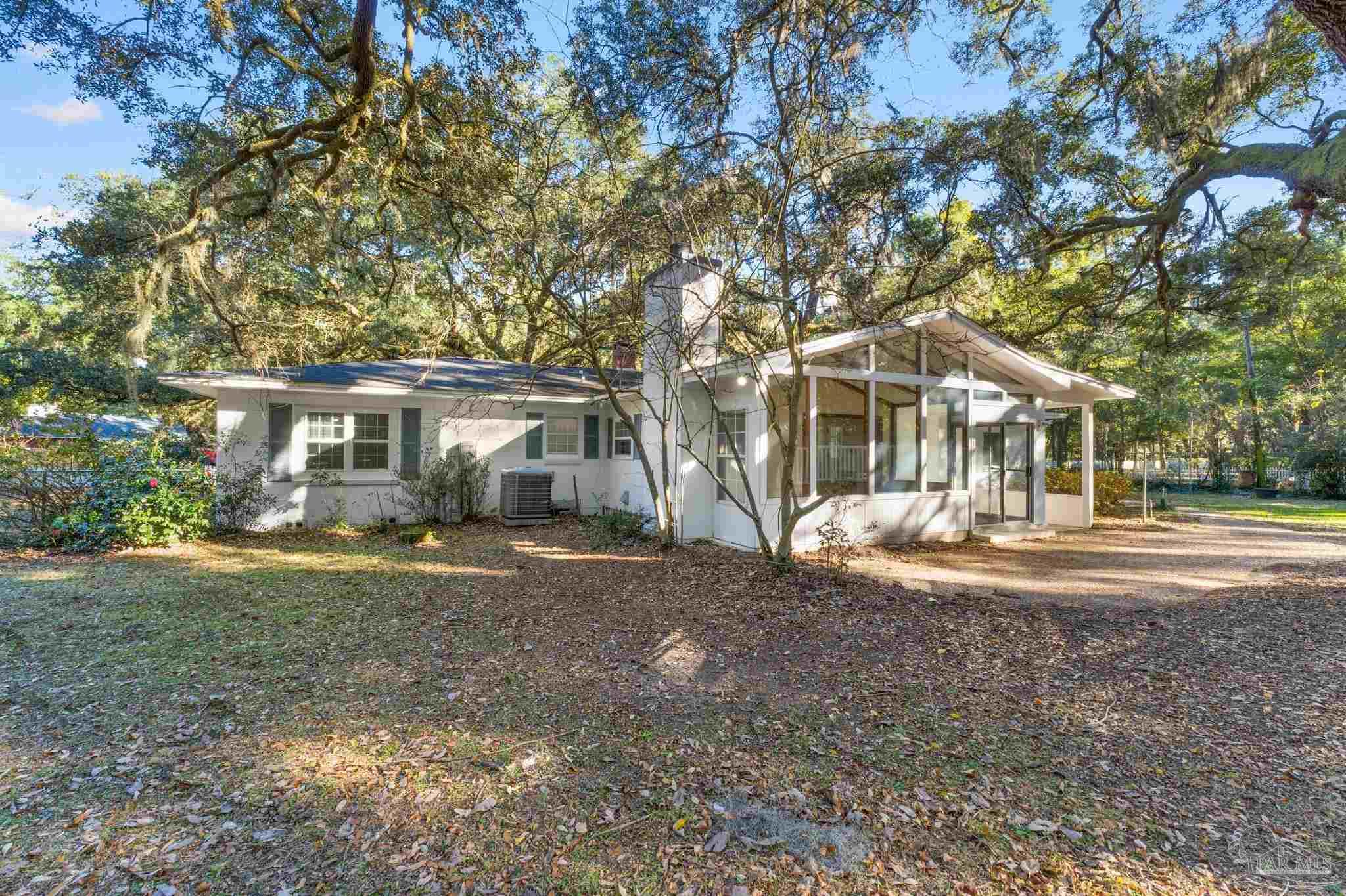 4449 Garcon Point Road Bagdad, FL 32583 - Photo 30 of 35 Gallery Image 30