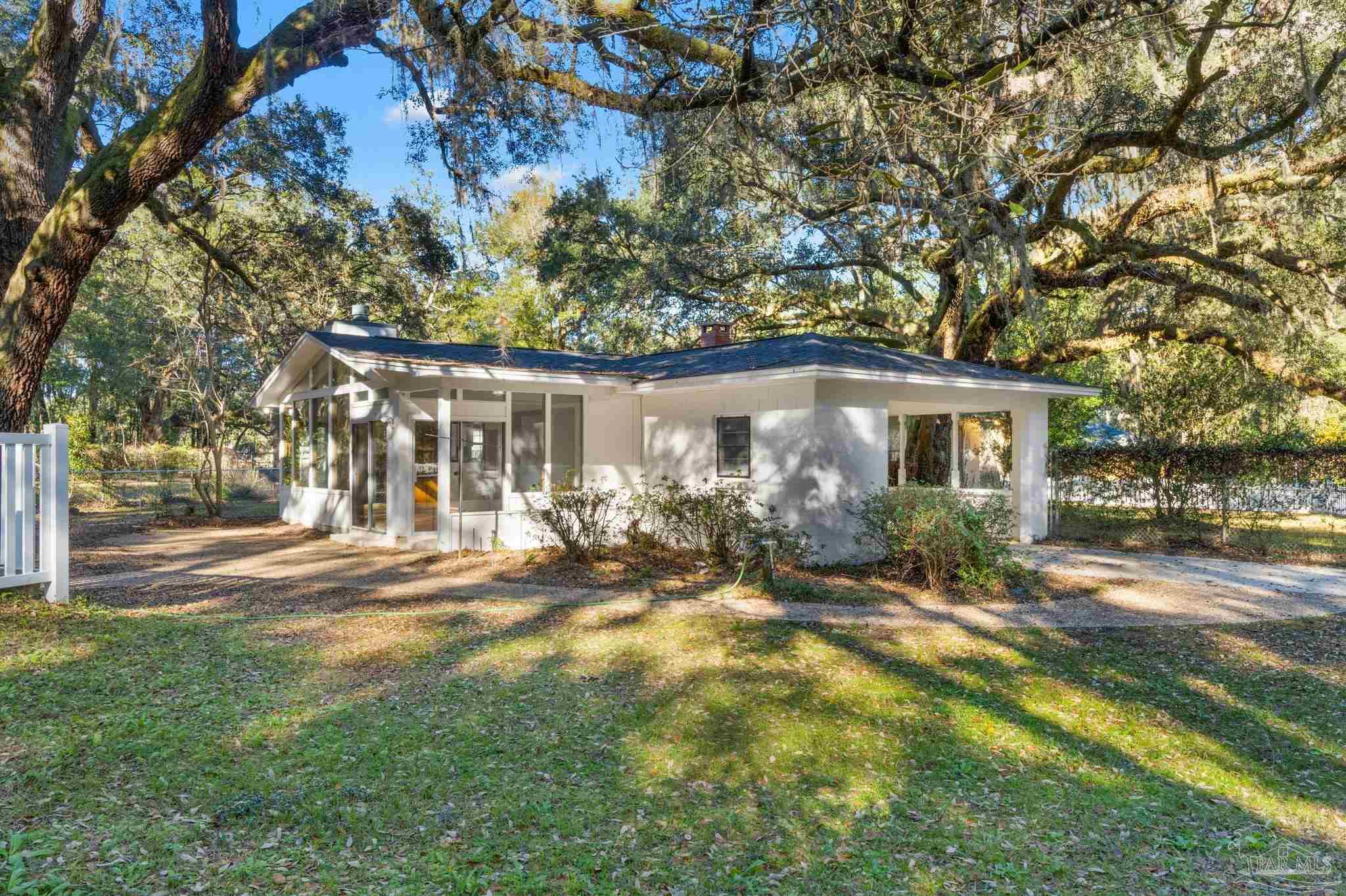 4449 Garcon Point Road Bagdad, FL 32583 - Photo 32 of 35 Gallery Image 32