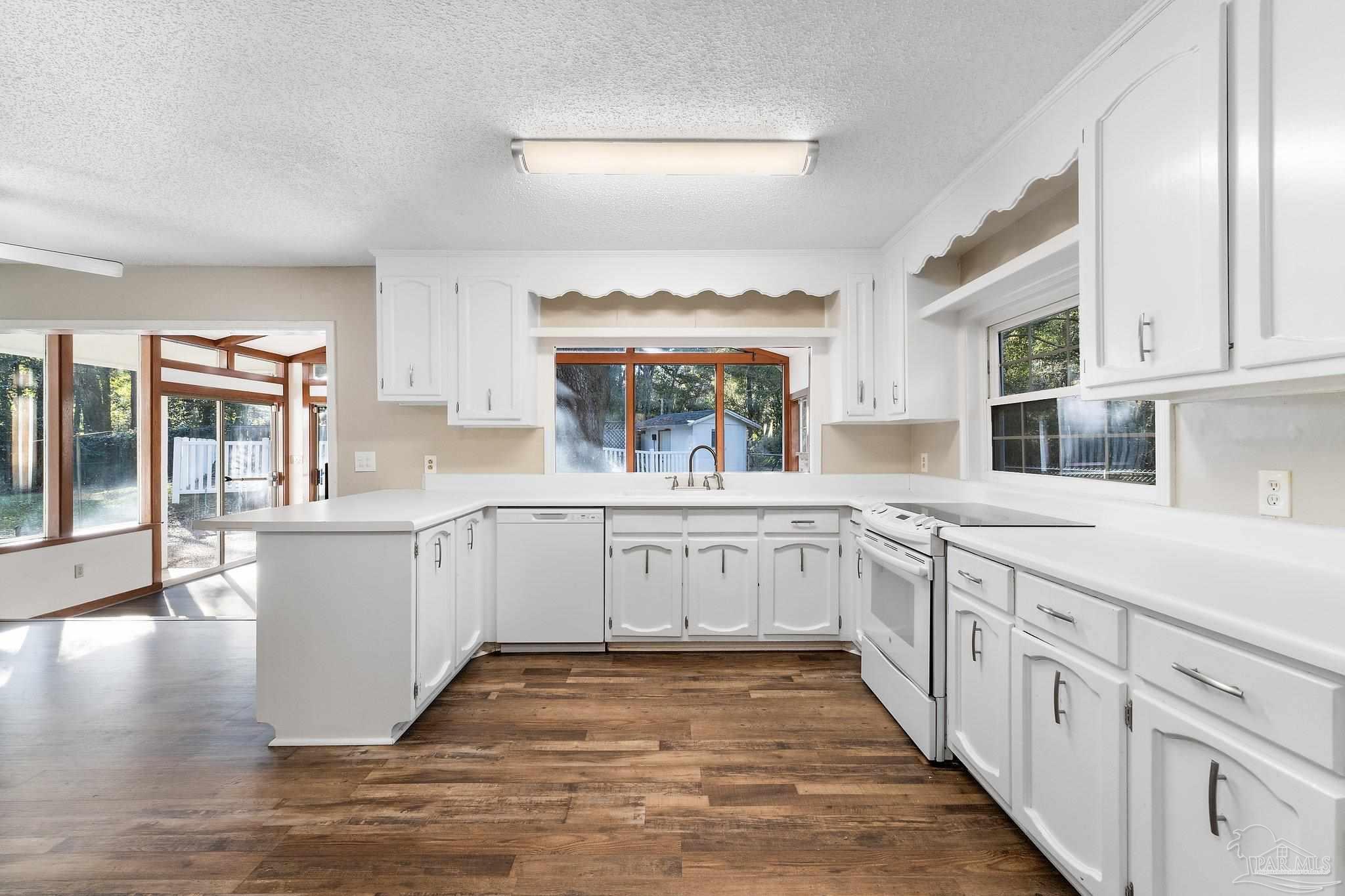 4449 Garcon Point Road Bagdad, FL 32583 - Photo 5 of 35 Gallery Image 5