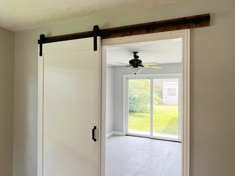 3522 Rosedale Street Houston, TX 77004 - Photo 19 of 22 a view of an empty room with a window