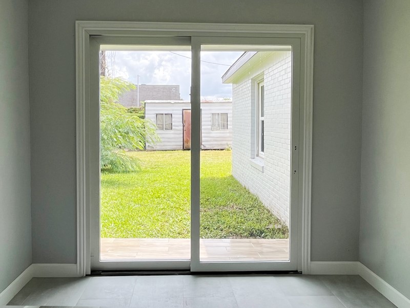 3522 Rosedale Street Houston, TX 77004 - Photo 20 of 22 a view of an empty room and window