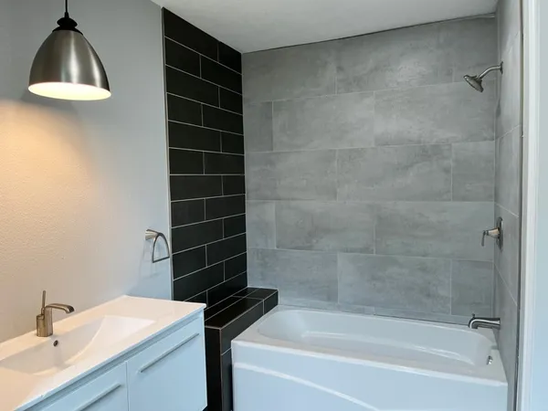 $2,500 | 3522 Rosedale Street, Houston, TX 77004