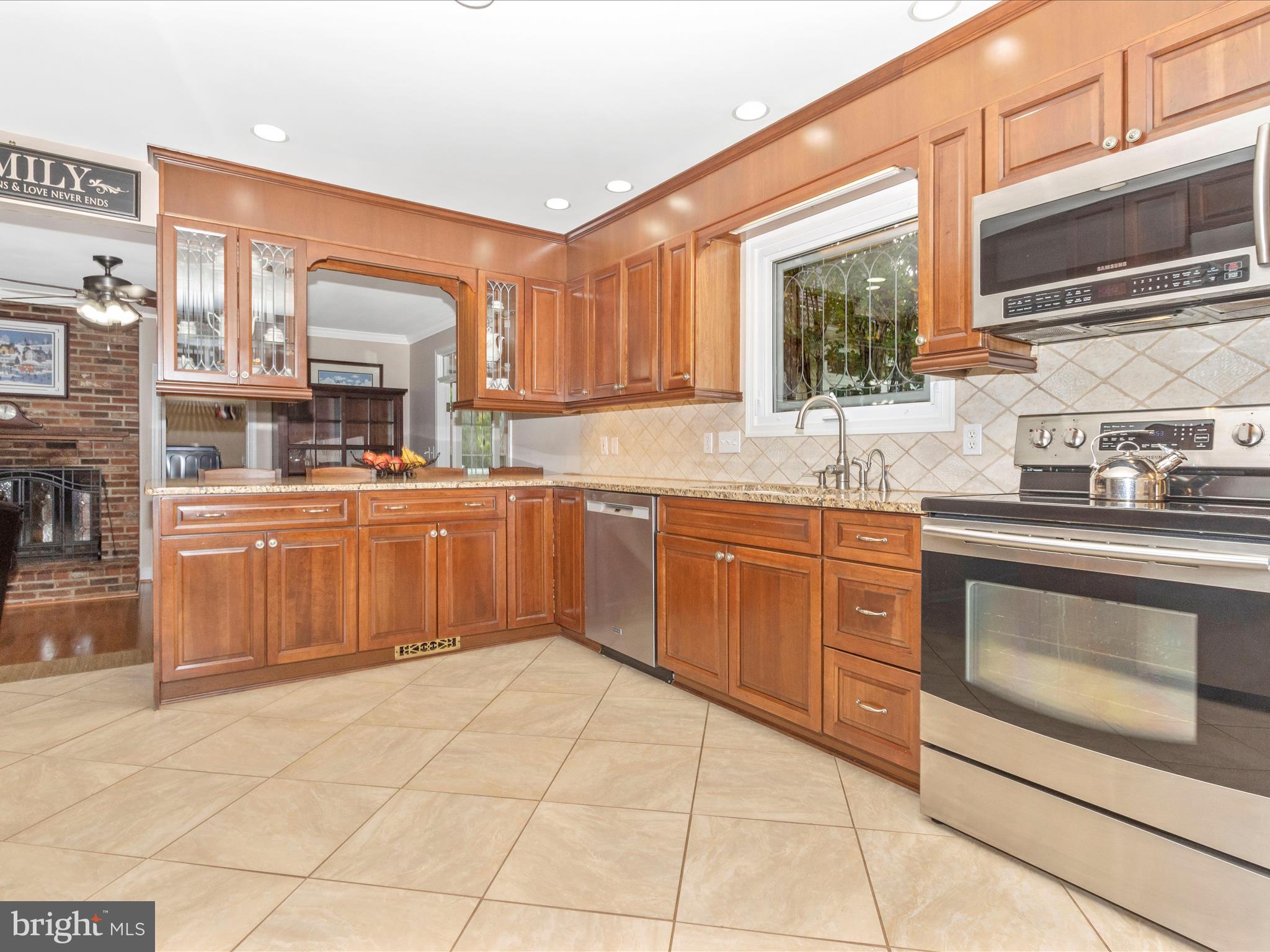 7 Emerson Road Severna Park, MD 21146 - Photo 11 of 49 Kitchen