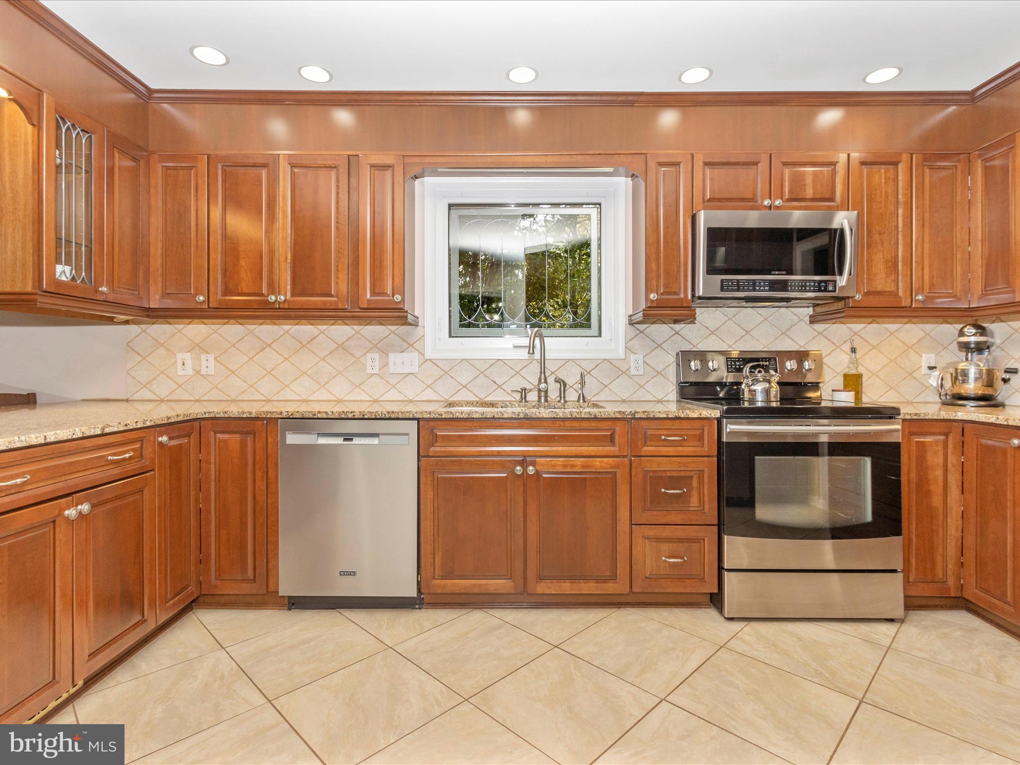 7 Emerson Road Severna Park, MD 21146 - Photo 15 of 49 Kitchen