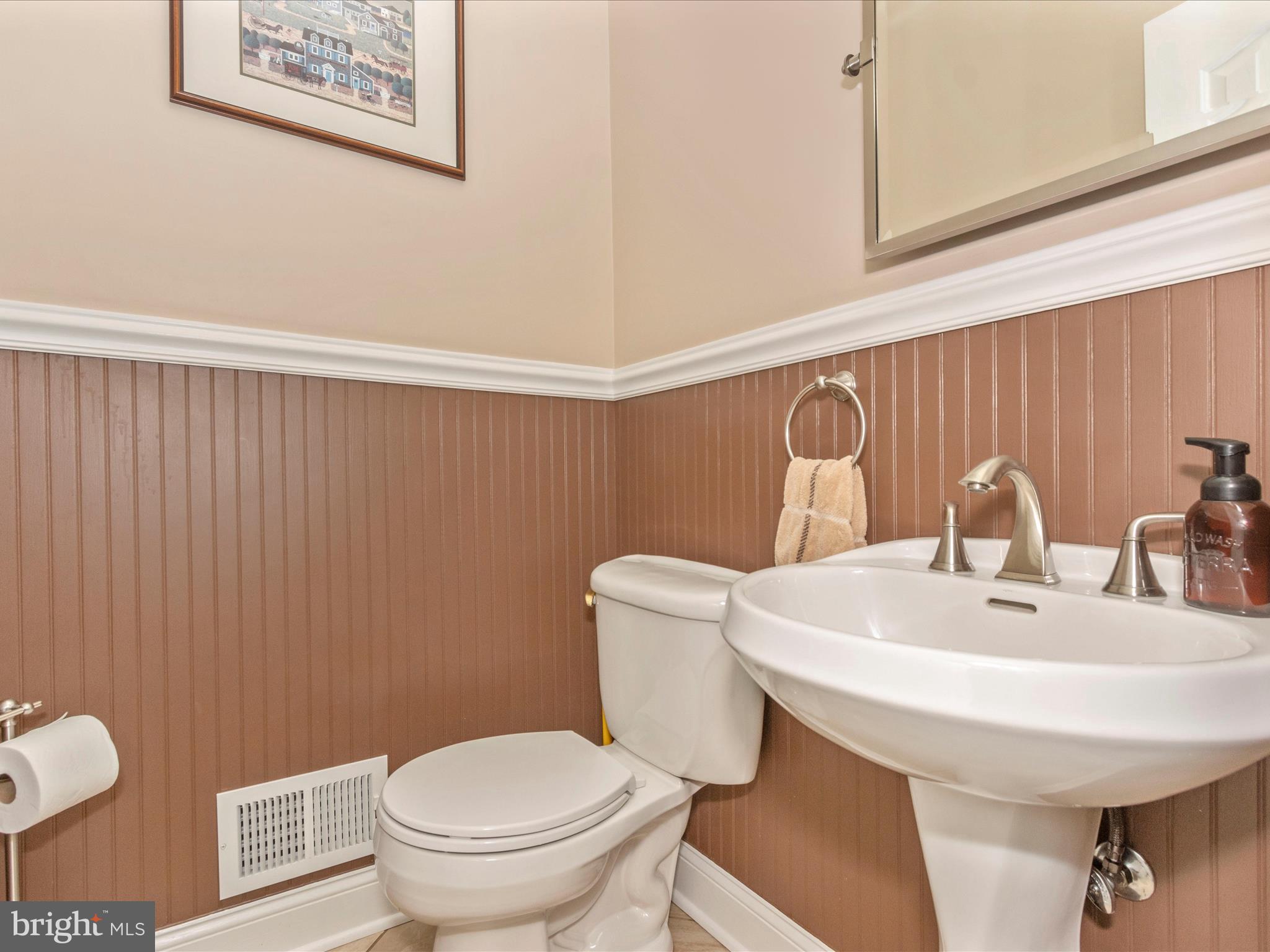 7 Emerson Road Severna Park, MD 21146 - Photo 21 of 49 Powder Room
