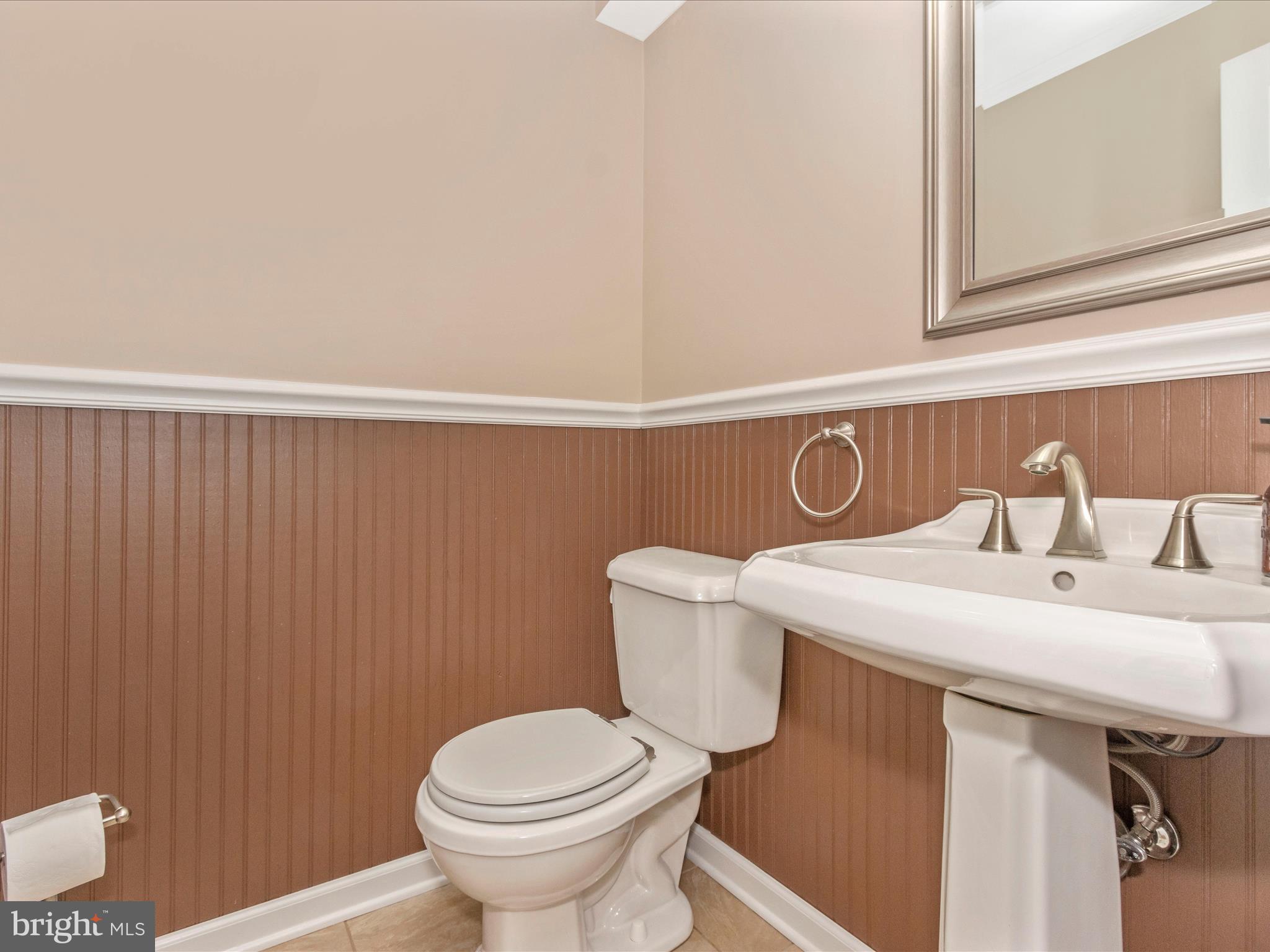 7 Emerson Road Severna Park, MD 21146 - Photo 38 of 49 Powder Room