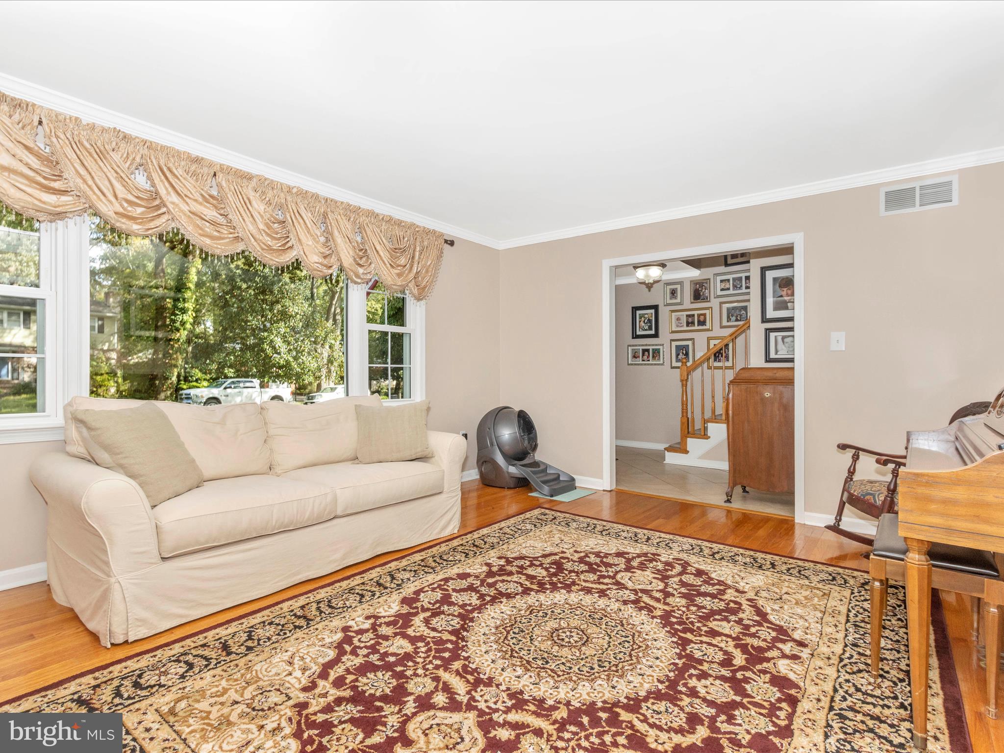 7 Emerson Road Severna Park, MD 21146 - Photo 8 of 49 Living Room