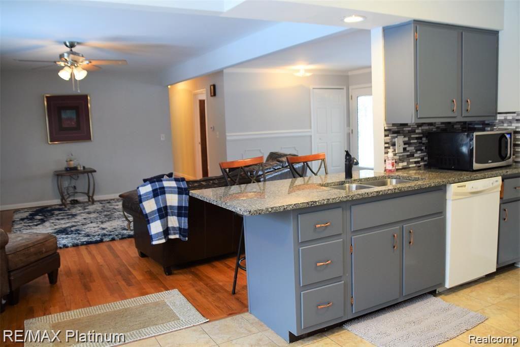 11503 Center Road Fenton, MI 48430 - Photo 8 of 25