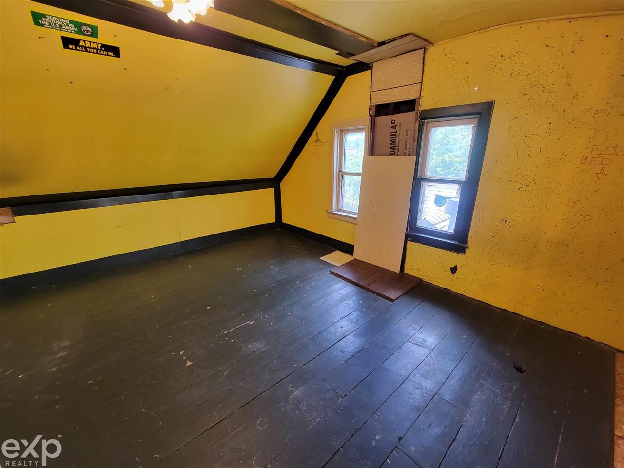 255 East Lafayette Street Romeo, MI 48065 - Photo 25 of 27 50076892-24.JPG