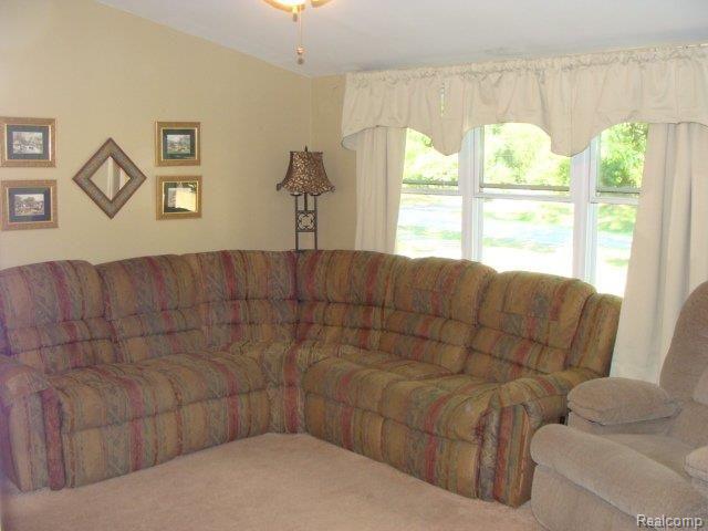 882 Pine Tree Road Lake Orion, MI 48362 - Photo 9 of 11 Great Room 1