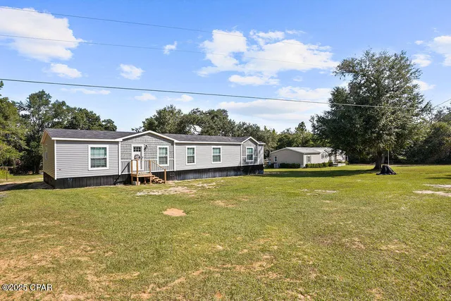 $294,500 | 1215 Shores Road, Alford, FL 32420