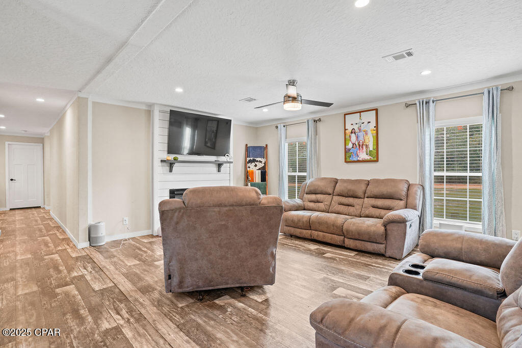 1215 Shores Road Alford, FL 32420 - Photo 4 of 45