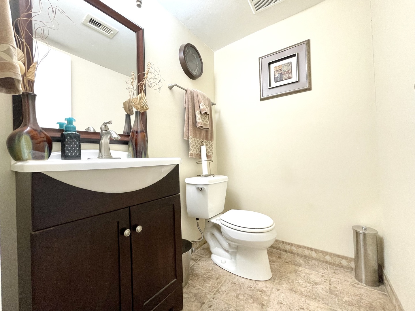 1455 Elder Drive Aurora, IL 60506 - Photo 12 of 19 a bathroom with a sink mirror vanity and toilet