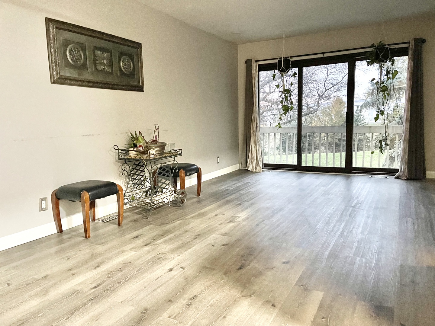 1455 Elder Drive Aurora, IL 60506 - Photo 5 of 19 a view of a livingroom with furniture window and outside view