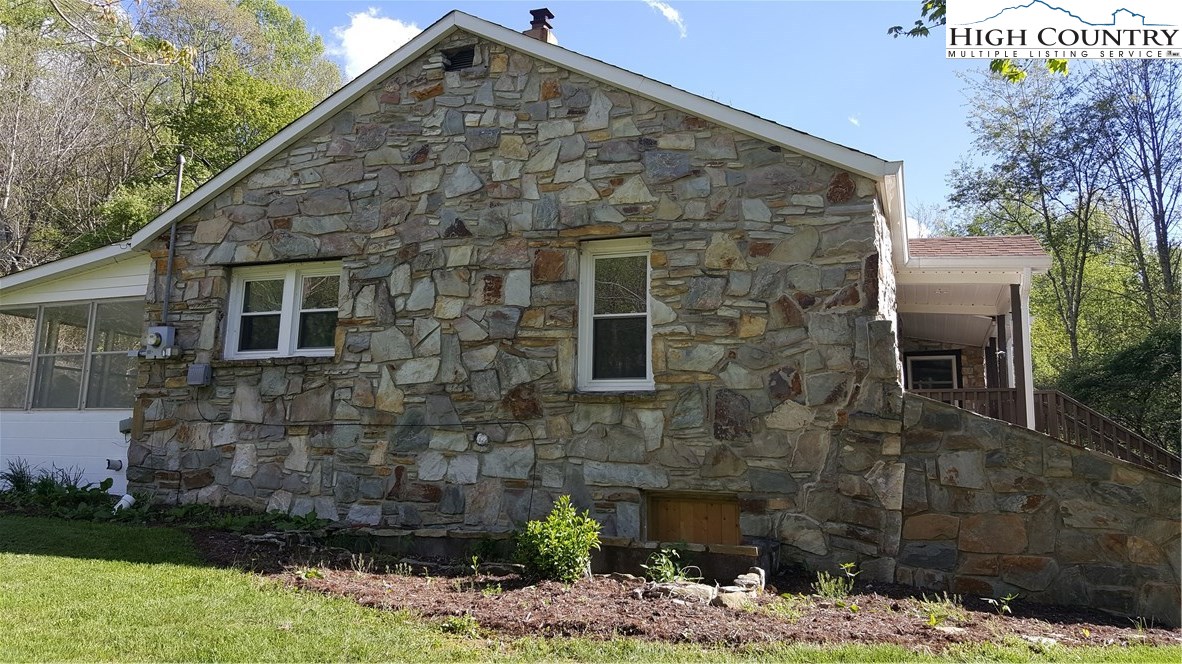 236 Holloway Mtn Road Boone, NC 28607 - Photo 6 of 29 Gallery Image 6