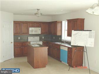 433 Green Valley Estates Sinking Spring, PA 19608 - Photo 3 of 9 Kitchen
