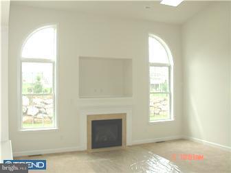 433 Green Valley Estates Sinking Spring, PA 19608 - Photo 4 of 9 Family Room