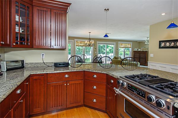 67 Hawthorn Road Braintree, MA 02184 - Photo 5 of 27 Gallery Image 5