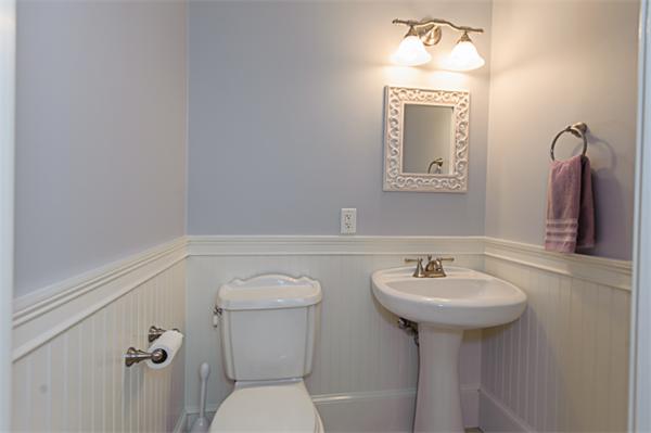 67 Hawthorn Road Braintree, MA 02184 - Photo 10 of 27 Gallery Image 10