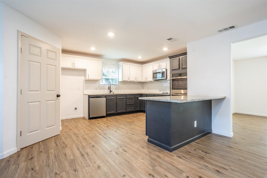809 Wood River Road Dallas, TX 75232 - Photo 12 of 40 Gallery Image 12
