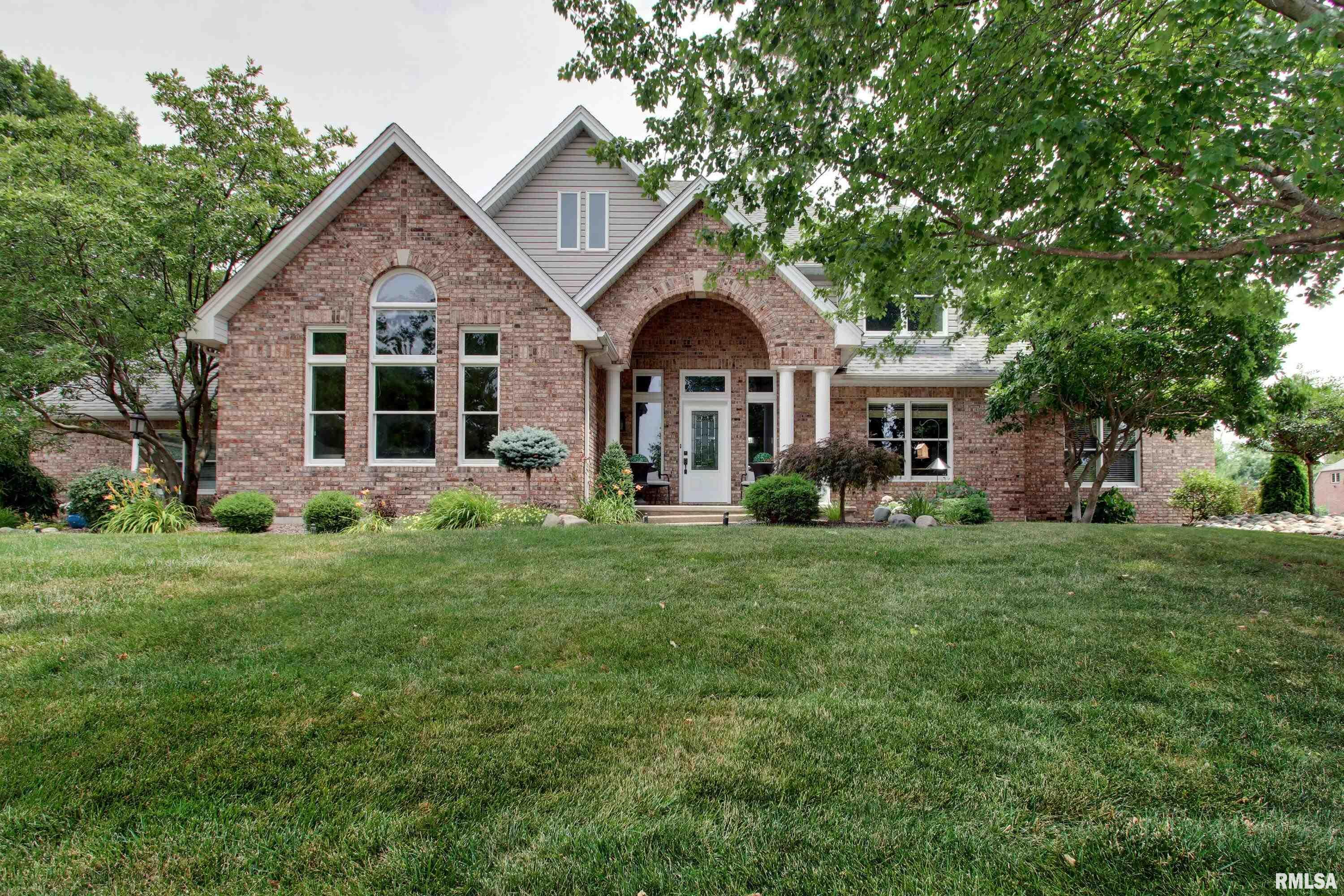1031 Evangeline Road East Quincy, IL 62301 - Photo 1 of 37 Gallery Image 1