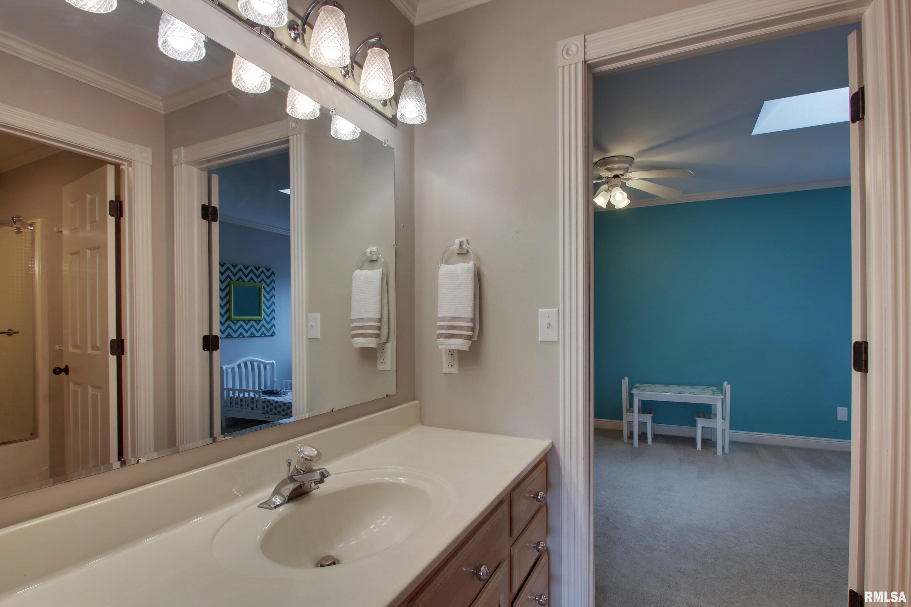 1031 Evangeline Road East Quincy, IL 62301 - Photo 24 of 37 Gallery Image 24