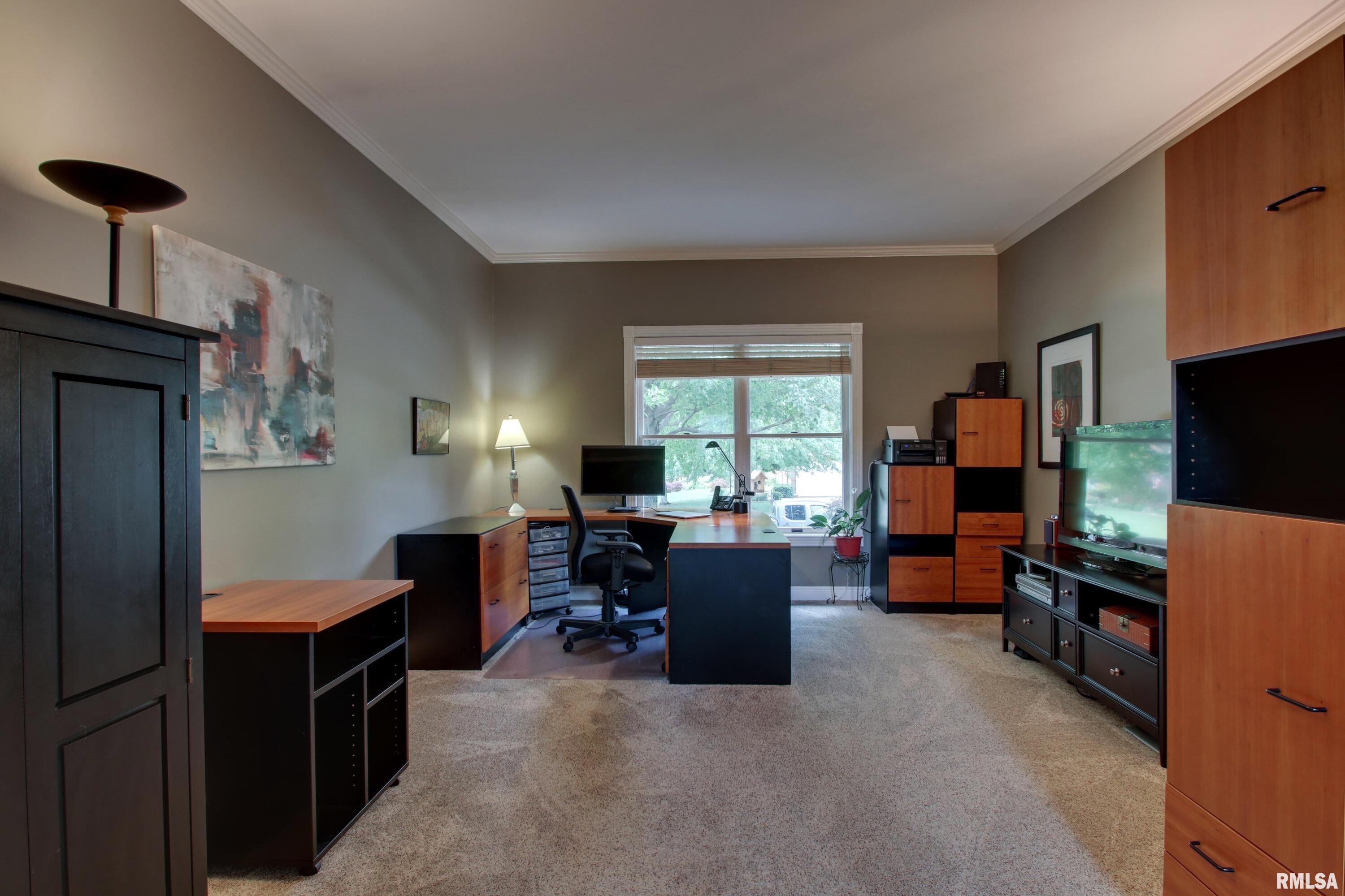 1031 Evangeline Road East Quincy, IL 62301 - Photo 27 of 37 Gallery Image 27