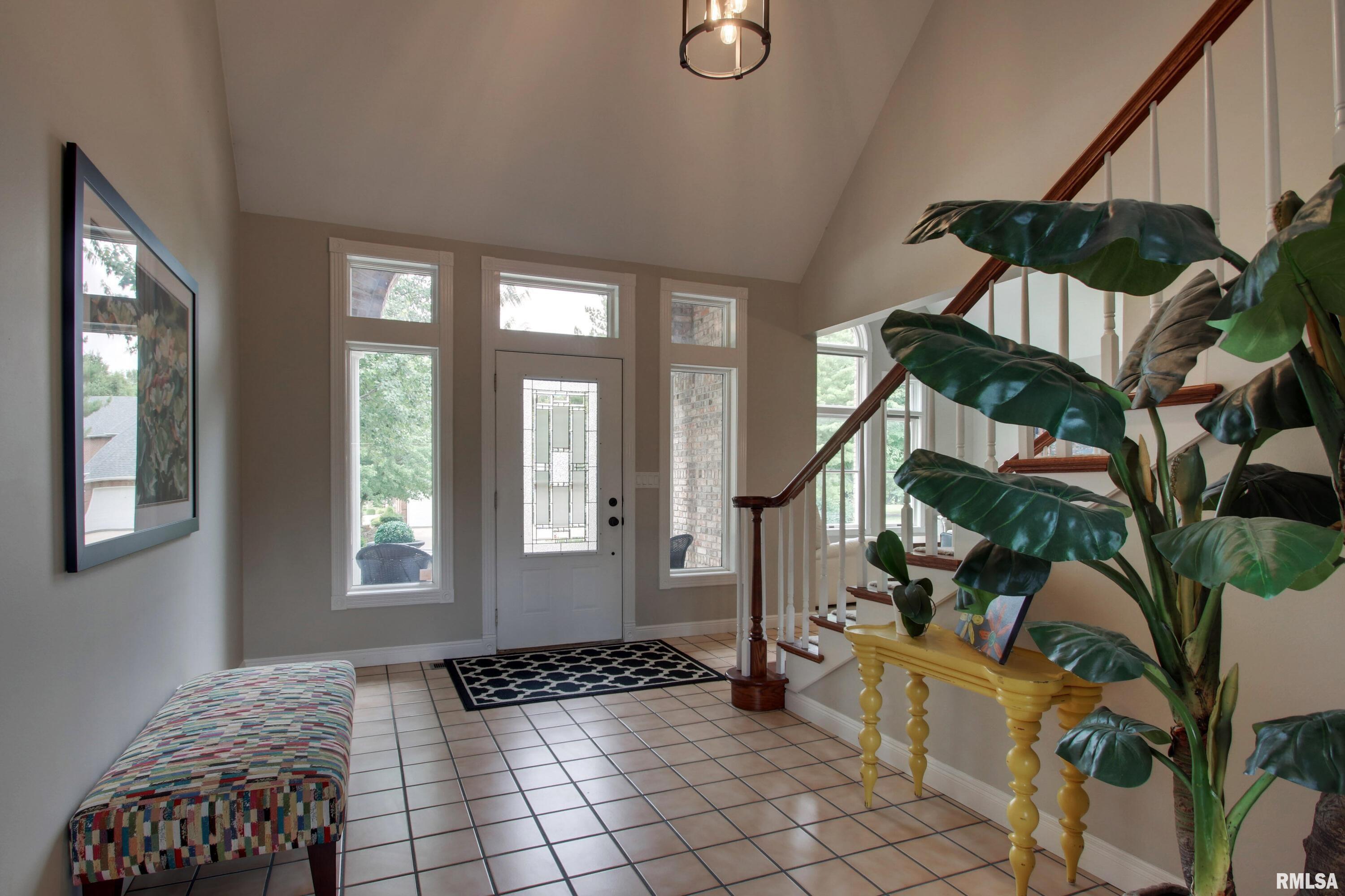 1031 Evangeline Road East Quincy, IL 62301 - Photo 28 of 37 Gallery Image 28