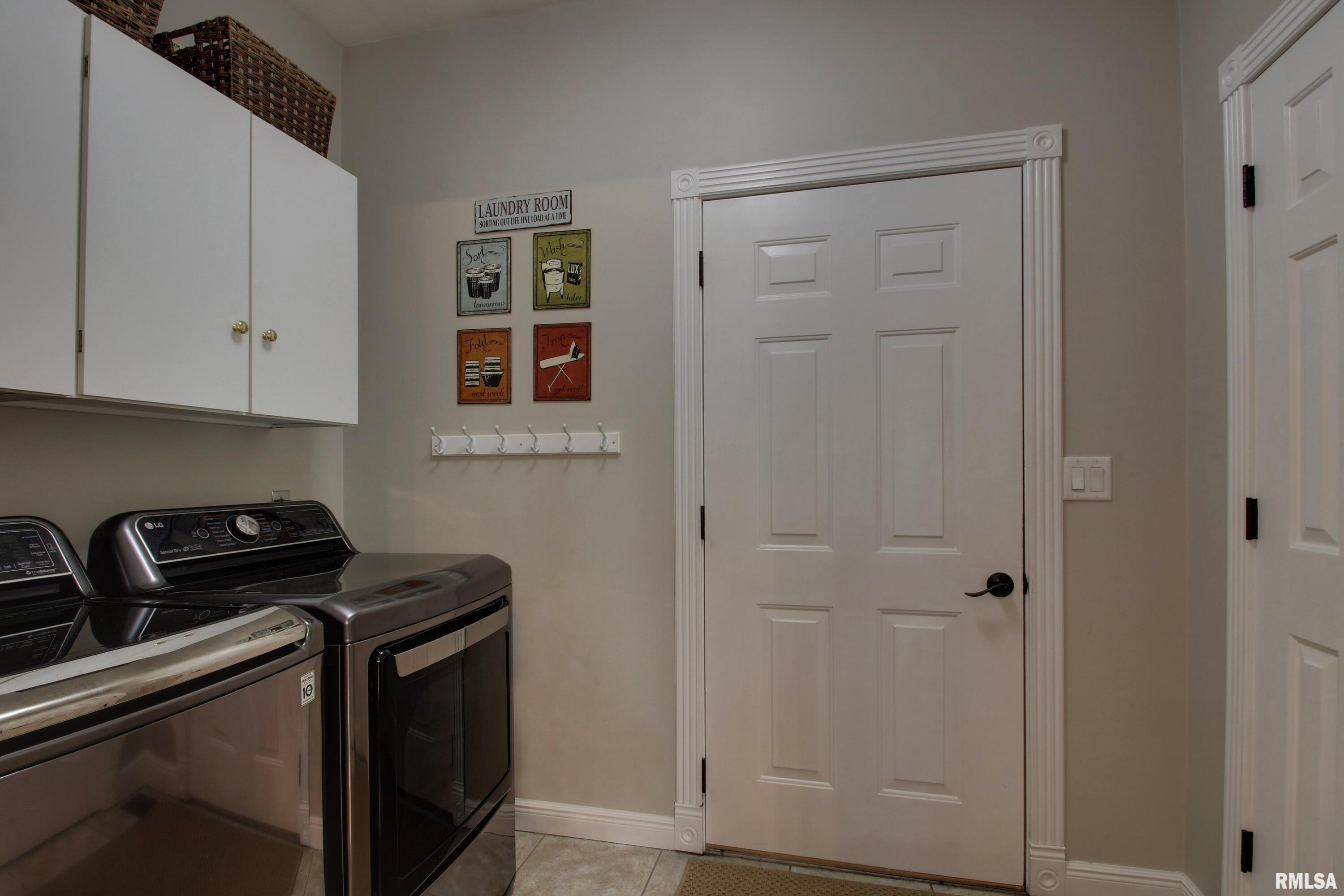1031 Evangeline Road East Quincy, IL 62301 - Photo 30 of 37 Gallery Image 30