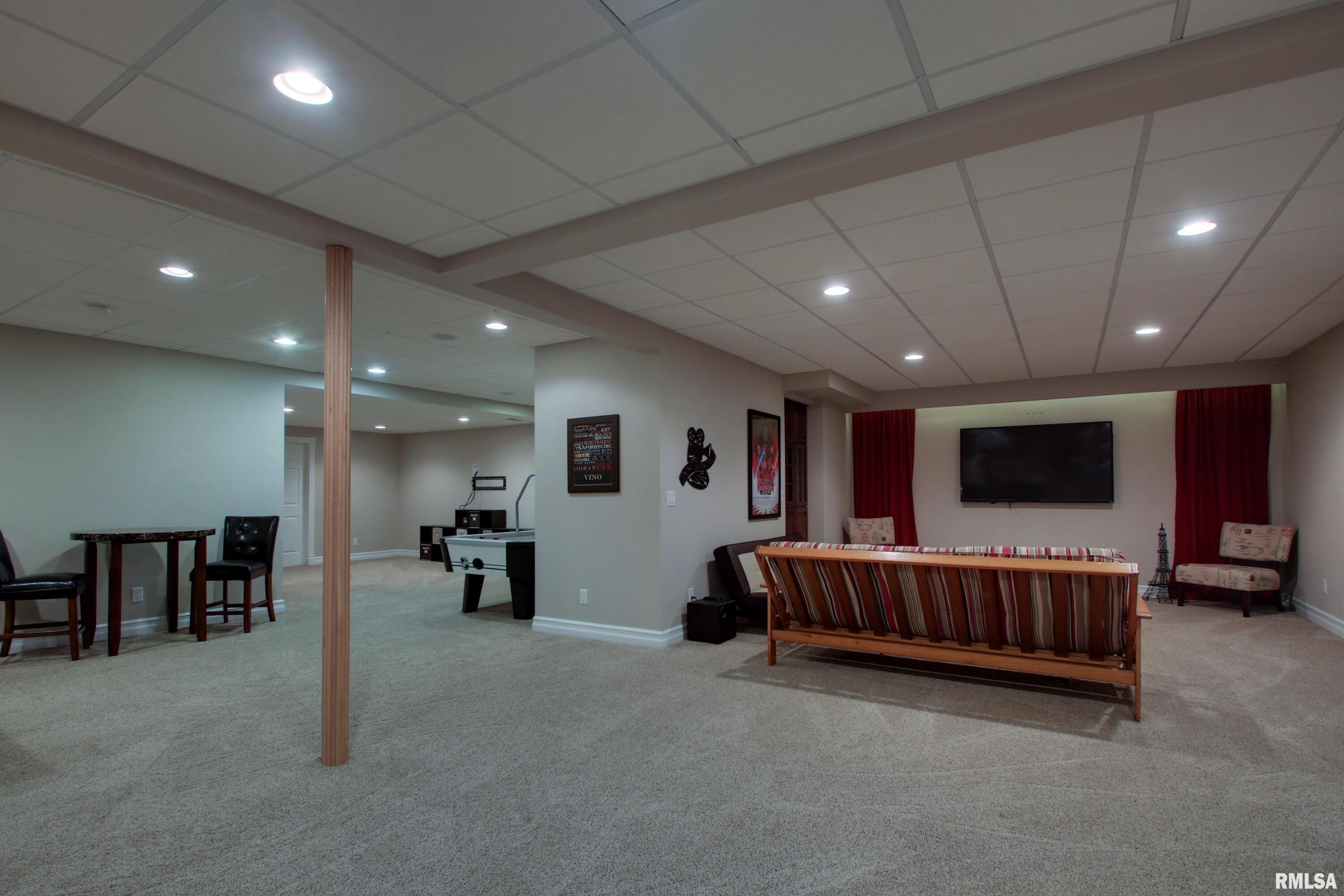 1031 Evangeline Road East Quincy, IL 62301 - Photo 31 of 37 Gallery Image 31
