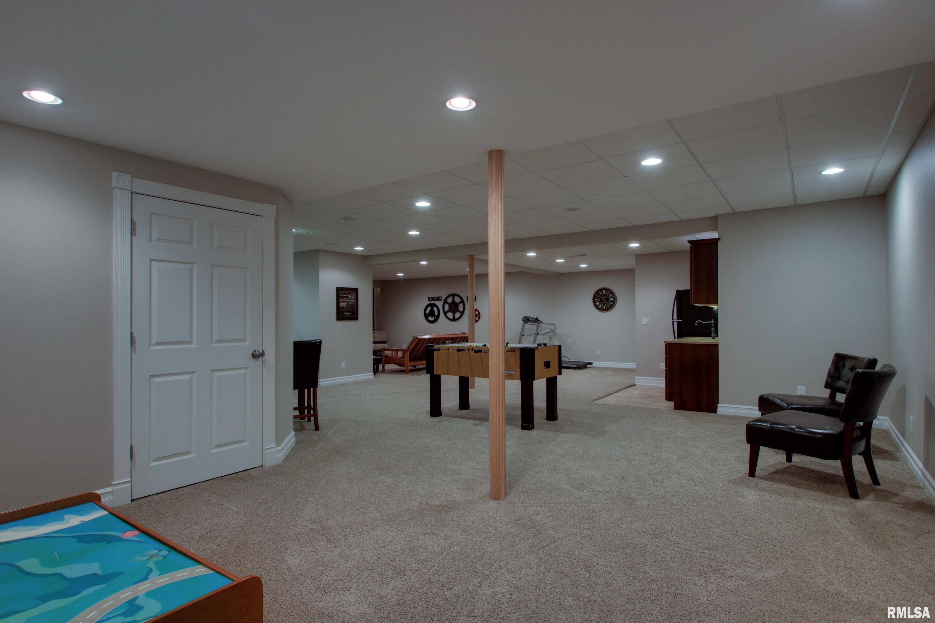1031 Evangeline Road East Quincy, IL 62301 - Photo 32 of 37 Gallery Image 32