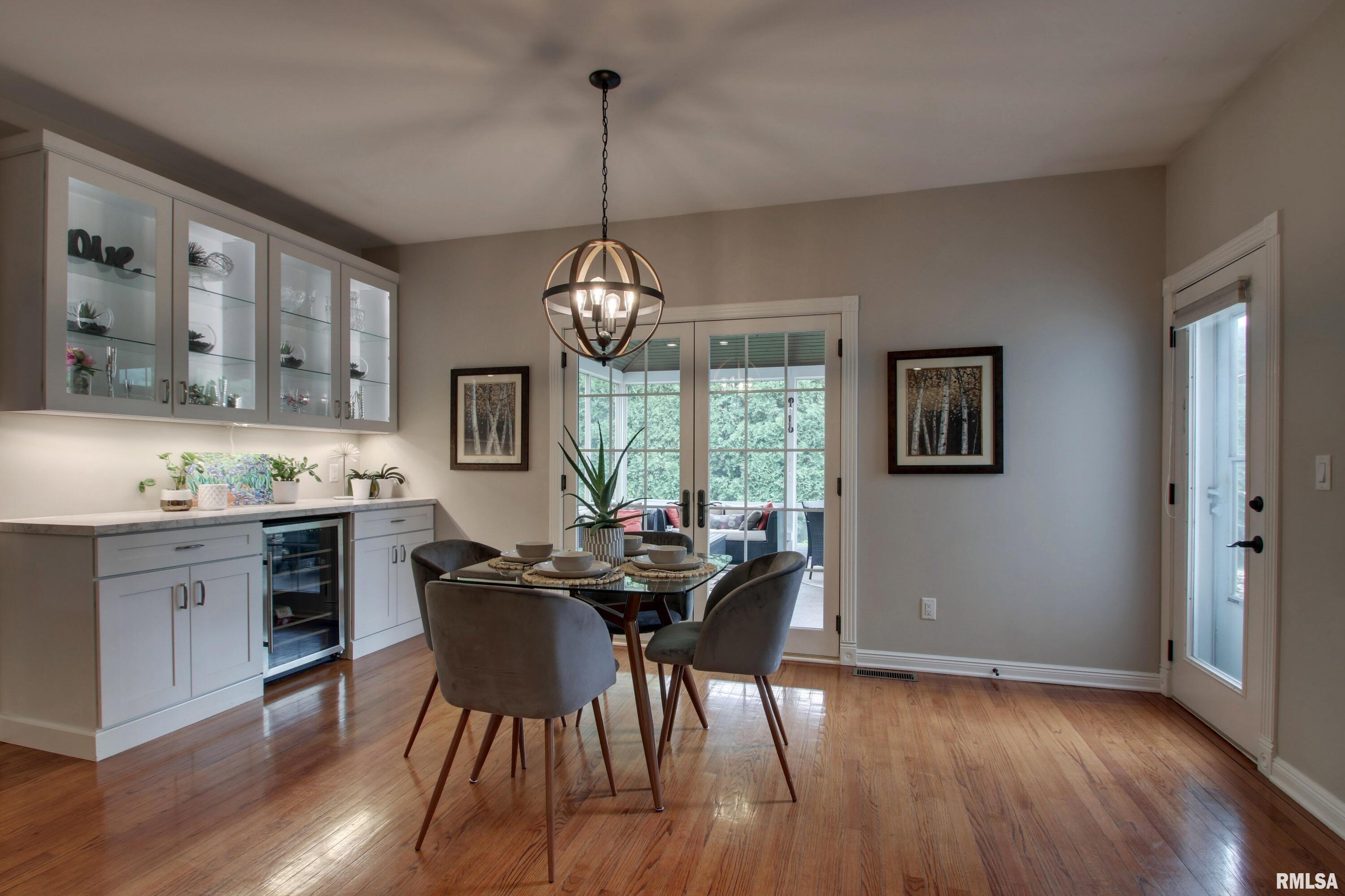 1031 Evangeline Road East Quincy, IL 62301 - Photo 7 of 37 Gallery Image 7