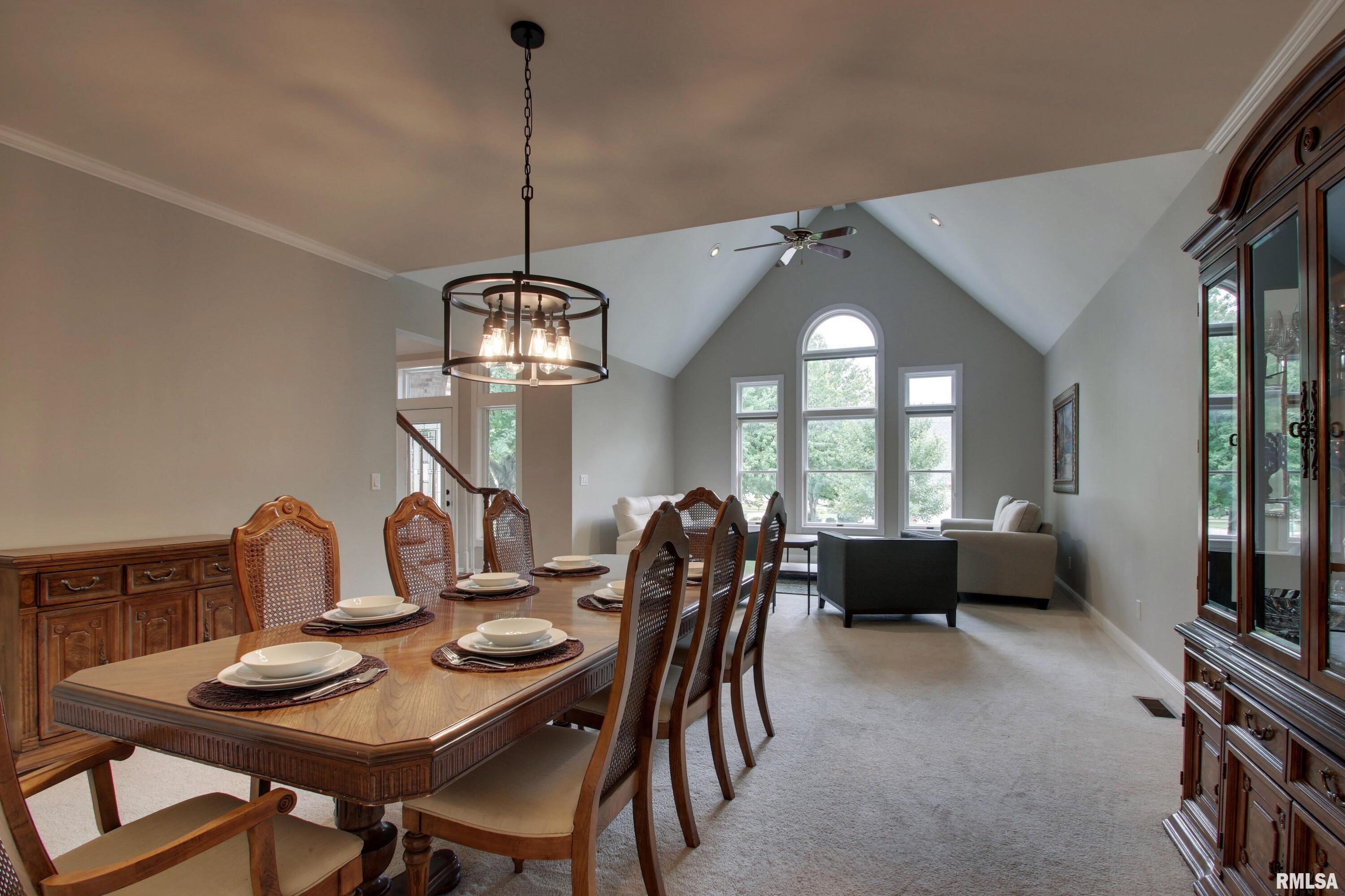 1031 Evangeline Road East Quincy, IL 62301 - Photo 9 of 37 Gallery Image 9